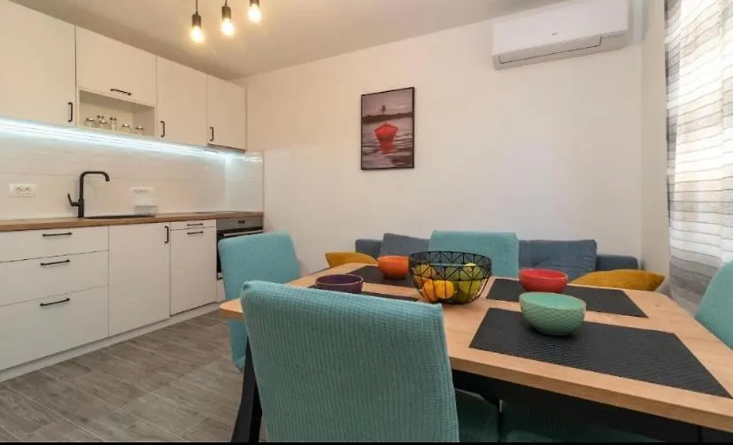 Small Private House With A Terrace In Trogir Διαμέρισμα